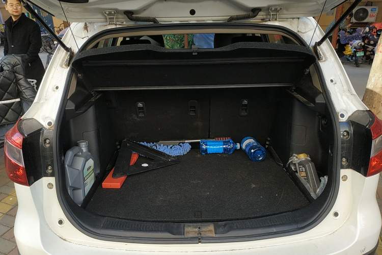 Used Suzuki S-Cross 2014 1.6L CVT Two-Wheel Drive Elite Version Trunk