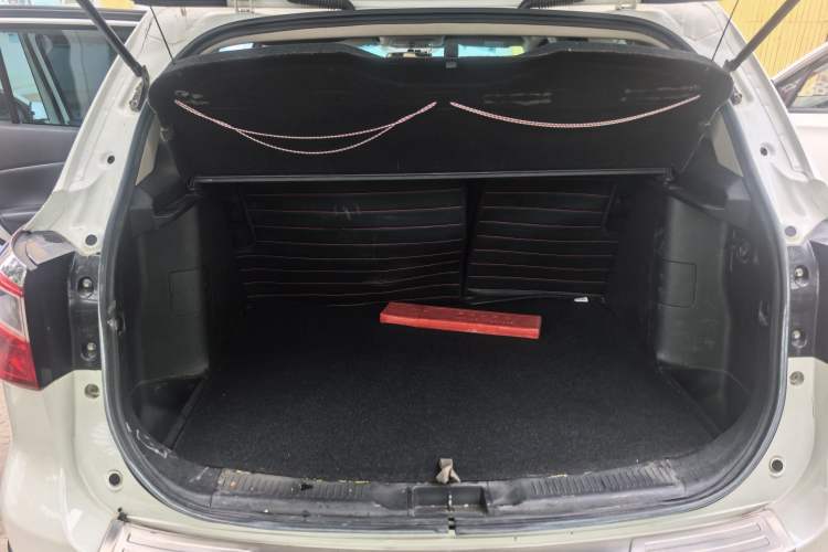 Used Suzuki S-Cross 2014 1.6L CVT Two-Wheel Drive Elite Version Trunk