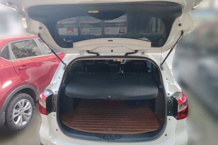Used Suzuki S-Cross 2014 1.6L CVT Two-Wheel Drive Elite Version Trunk