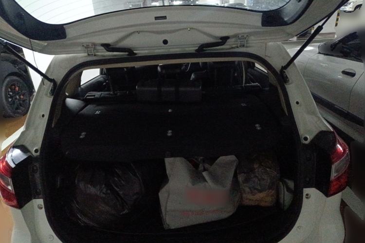 Used Suzuki S-Cross 2014 1.6L CVT Two-Wheel Drive Elite Version Trunk