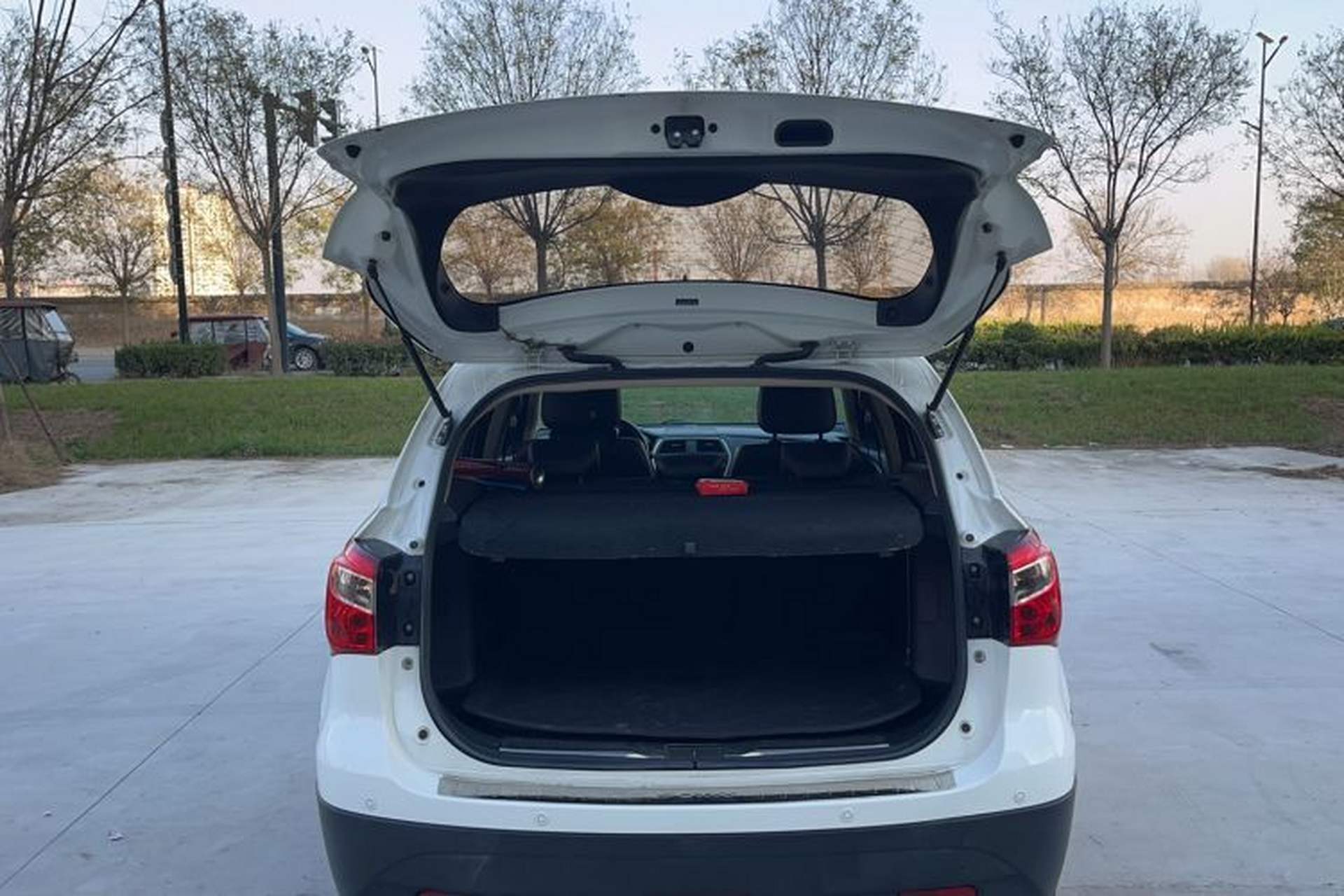 Used Suzuki S-Cross 2014 1.6L CVT Two-Wheel Drive Elite Version Trunk
