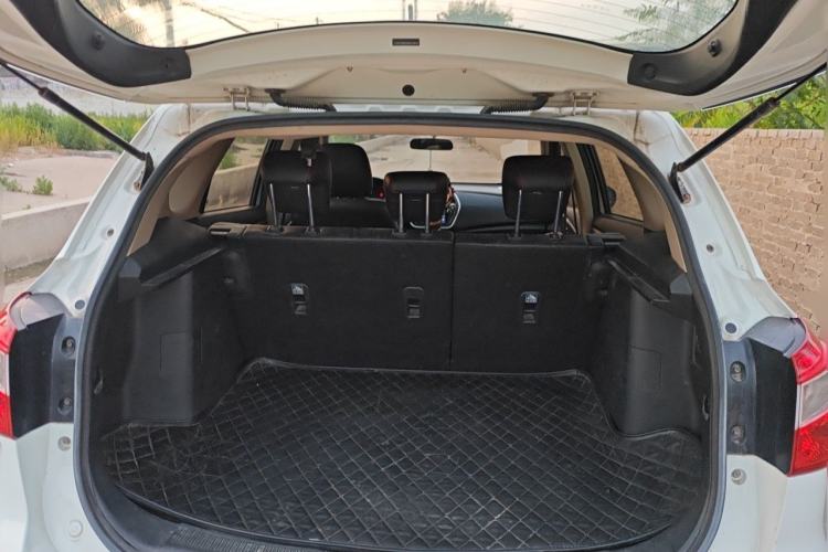 Used Suzuki S-Cross 2014 1.6L Manual Two-Wheel Drive Elite Model Trunk