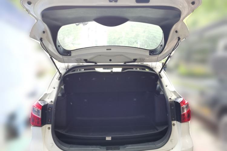 Used Suzuki S-Cross 2014 1.6L CVT Two-Wheel Drive Elite Version Trunk