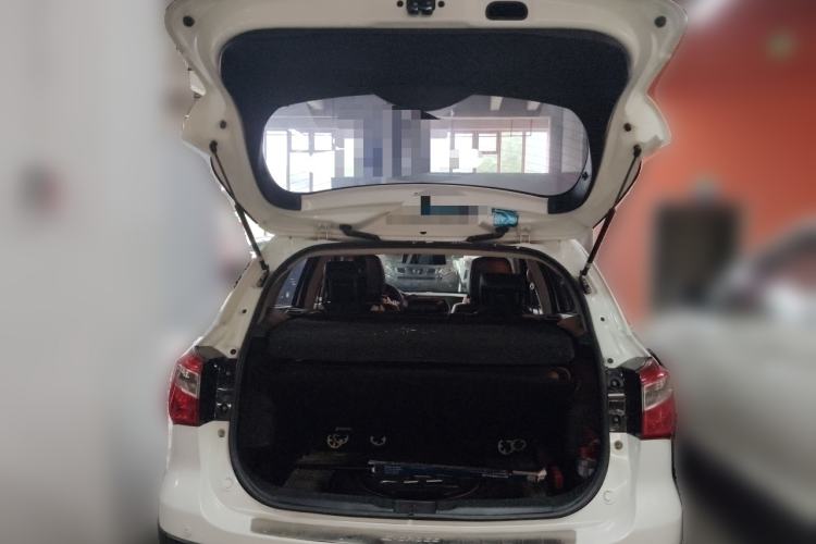 Used Suzuki S-Cross 2014 1.6L CVT Two-Wheel Drive Elite Version Trunk