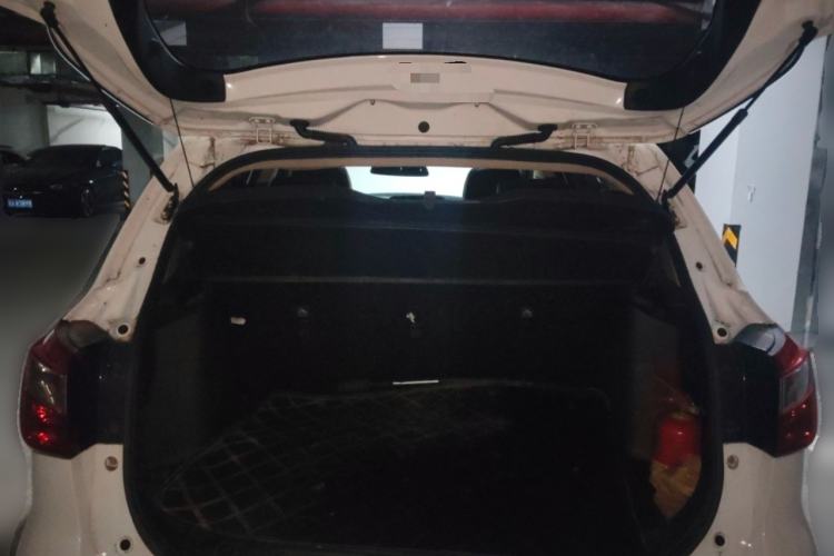Used Suzuki S-Cross 2014 1.6L Manual Two-Wheel Drive Elite Model Trunk