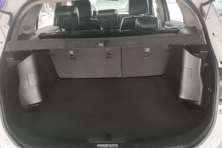 Used Suzuki S-Cross 2014 1.6L CVT Four-Wheel Drive Luxury Version Trunk