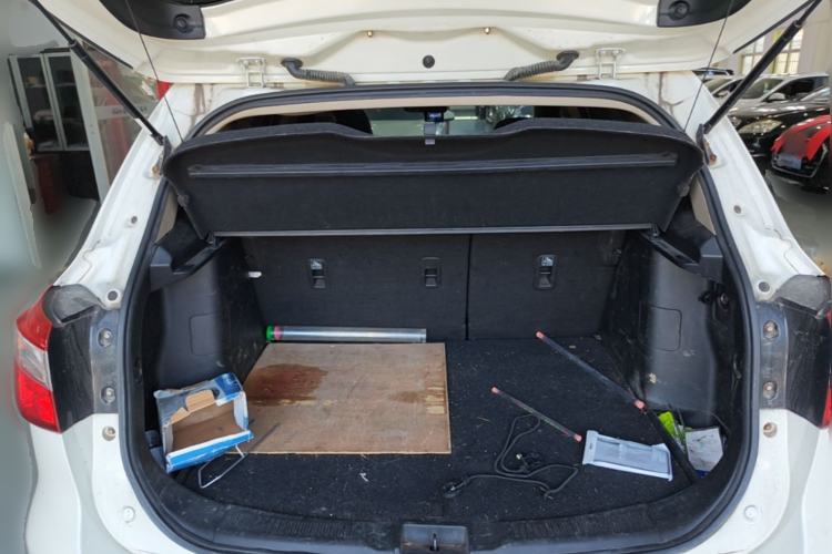 Used Suzuki S-Cross 2014 1.6L CVT Two-Wheel Drive Elite Version Trunk