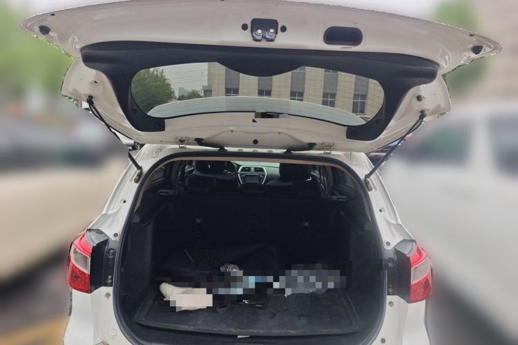Used Suzuki S-Cross 2014 1.6L CVT Two-Wheel Drive Elite Version Trunk