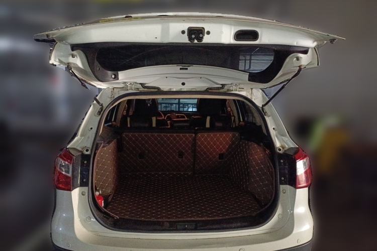Used Suzuki S-Cross 2014 1.6L CVT Four-Wheel Drive Luxury Version Trunk