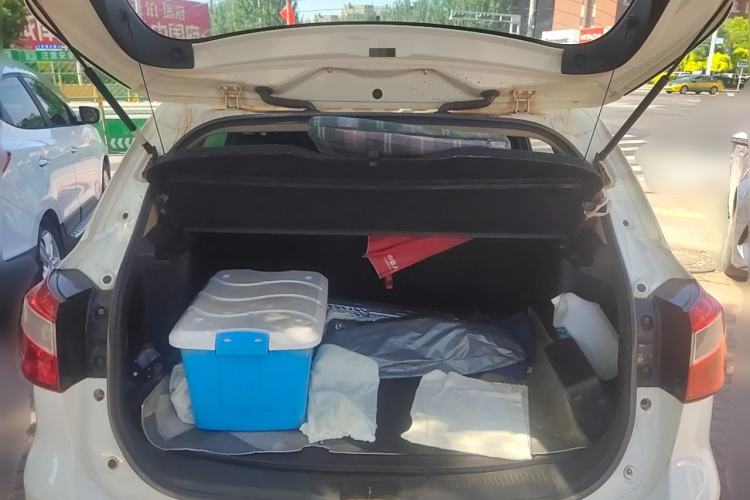 Used Suzuki S-Cross 2014 1.6L CVT Two-Wheel Drive Entry Model Trunk
