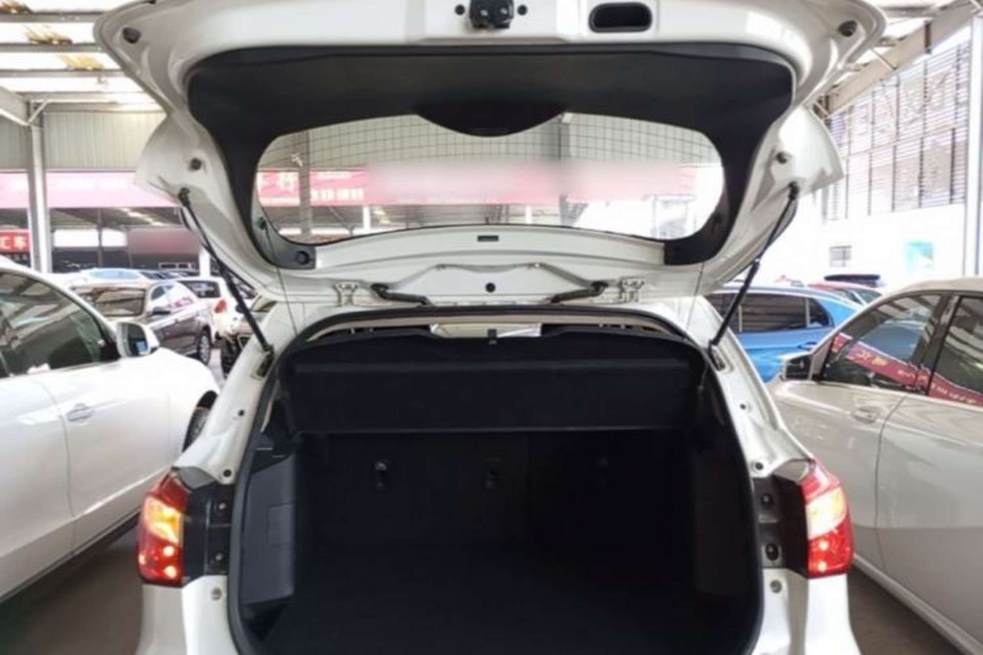 Used Suzuki S-Cross 2014 1.6L Manual Two-Wheel Drive Entry Model Trunk