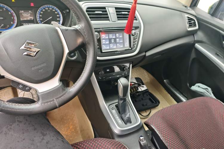 Used Suzuki S-Cross 2014 1.6L CVT Two-Wheel Drive Elite Version Audio And AC Panel