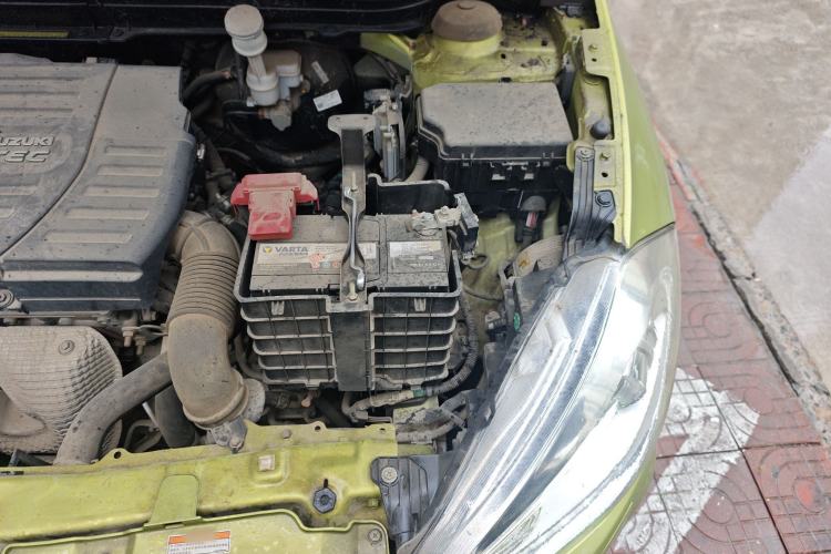 Used Suzuki S-Cross 2014 1.6L CVT Two-Wheel Drive Elite Version Engine Bay Left