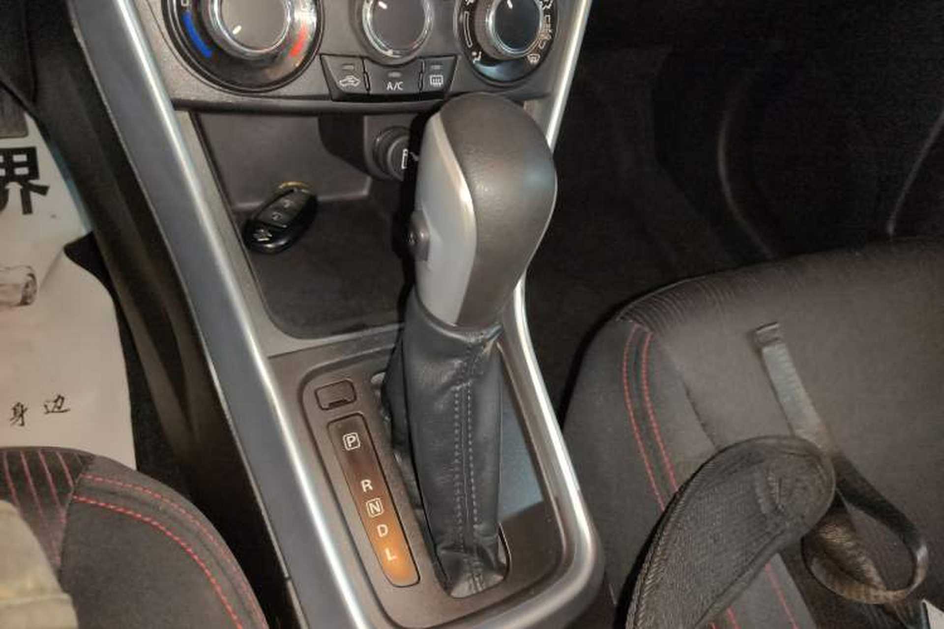 Used Suzuki S-Cross 2014 1.6L CVT Two-Wheel Drive Entry Model Gear Lever