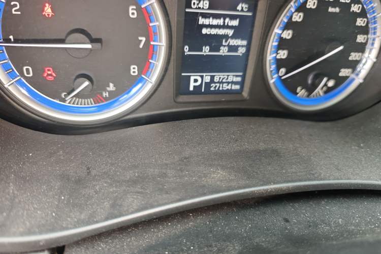 Used Suzuki S-Cross 2014 1.6L CVT Two-Wheel Drive Elite Version Odometer Close Up