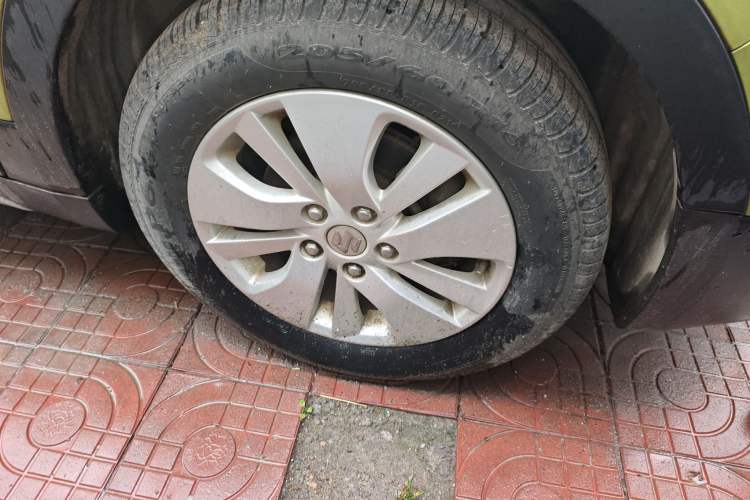 Used Suzuki S-Cross 2014 1.6L CVT Two-Wheel Drive Elite Version Right Front Wheel Hub