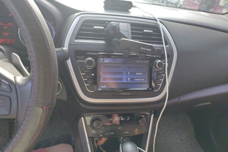 Used Suzuki S-Cross 2015 1.6L CVT Two-Wheel Drive Elite Version Audio And AC Panel