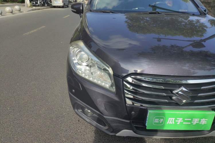 Used Suzuki S-Cross 2015 1.6L CVT Two-Wheel Drive Elite Version Exterior 6