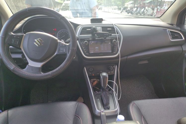 Used Suzuki S-Cross 2015 1.6L CVT Two-Wheel Drive Elite Version Interior 2