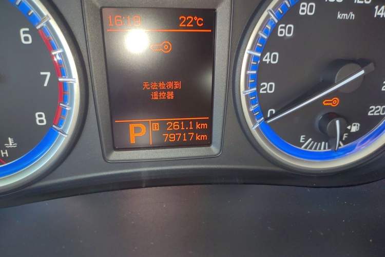 Used Suzuki S-Cross 2015 1.6L CVT Two-Wheel Drive Elite Version Odometer Close Up