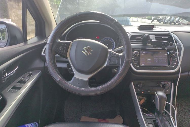 Used Suzuki S-Cross 2015 1.6L CVT Two-Wheel Drive Elite Version Steering Wheel