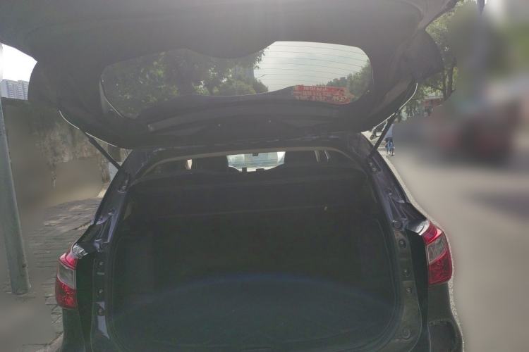 Used Suzuki S-Cross 2015 1.6L CVT Two-Wheel Drive Elite Version Trunk