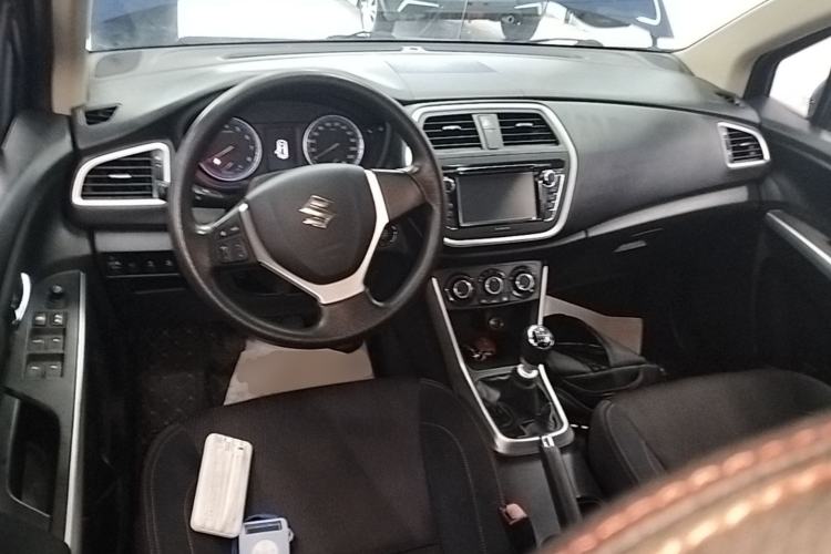 Used Suzuki S-Cross 2015 1.4T Manual Two-Wheel Drive Prestige Model Center Console
