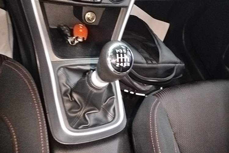 Used Suzuki S-Cross 2015 1.4T Manual Two-Wheel Drive Prestige Model Gear Lever