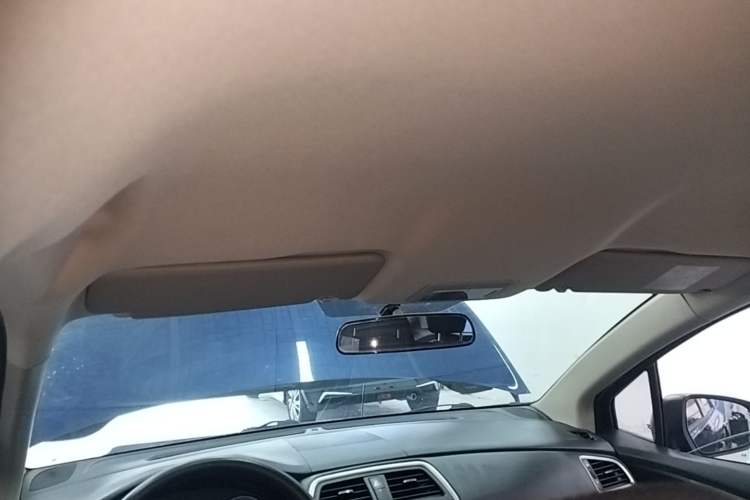 Used Suzuki S-Cross 2015 1.4T Manual Two-Wheel Drive Prestige Model Headliner