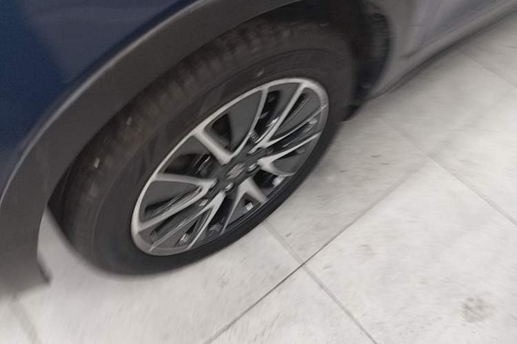 Used Suzuki S-Cross 2015 1.4T Manual Two-Wheel Drive Prestige Model Left Front Wheel Hub