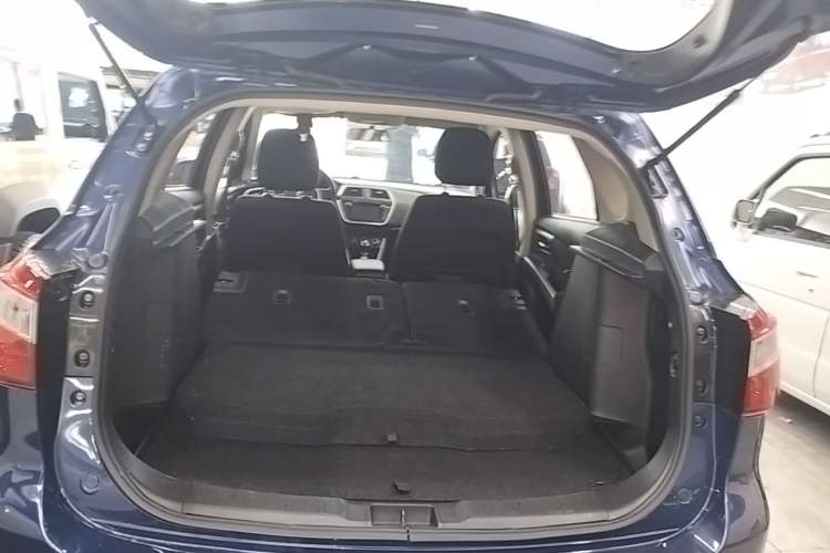 Used Suzuki S-Cross 2015 1.4T Manual Two-Wheel Drive Prestige Model Trunk