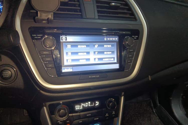 Used Suzuki S-Cross 2015 1.6L CVT Two-Wheel Drive Elite Version Audio And AC Panel