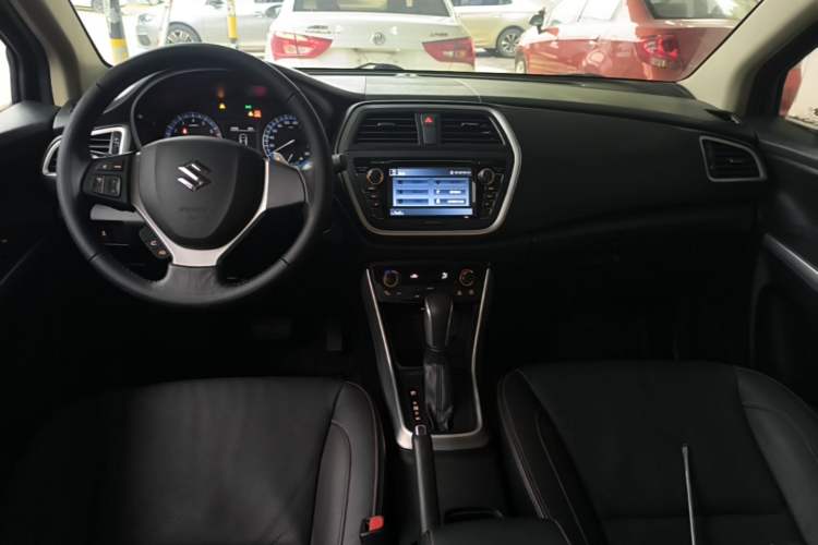 Used Suzuki S-Cross 2015 1.6L CVT Two-Wheel Drive Elite Version Center Console