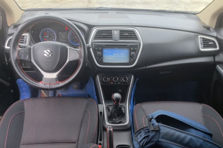 Used Suzuki S-Cross 2015 1.6L Manual Two-Wheel Drive Entry Model Center Console