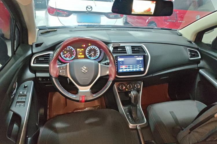 Used Suzuki S-Cross 2015 1.6L CVT Two-Wheel Drive Entry-Level Trim Center Console