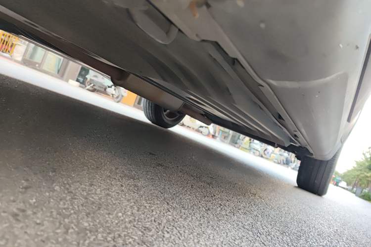 Used Suzuki S-Cross 2015 1.6L CVT Two-Wheel Drive Entry-Level Trim Chassis Front Left