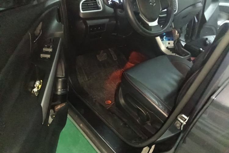 Used Suzuki S-Cross 2015 1.6L CVT Two-Wheel Drive Elite Version Driver Seat
