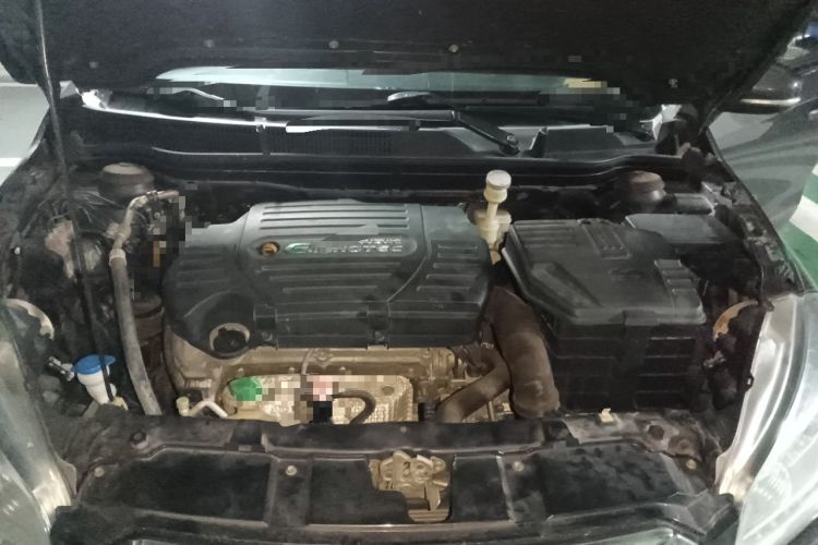 Used Suzuki S-Cross 2015 1.6L CVT Two-Wheel Drive Elite Version Engine Bay