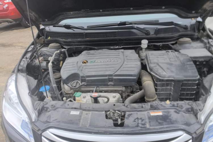 Used Suzuki S-Cross 2015 1.6L Manual Two-Wheel Drive Entry Model Engine Bay