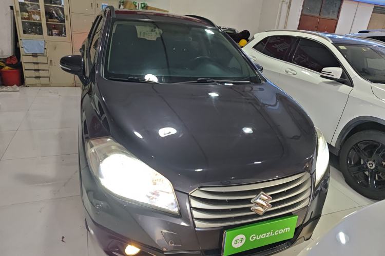 Used Suzuki S-Cross 2015 1.6L CVT Two-Wheel Drive Entry-Level Trim Front