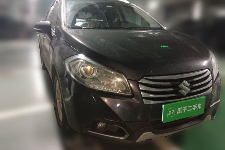 Used Suzuki S-Cross 2015 1.6L CVT Two-Wheel Drive Elite Version Front Right 45 Deg