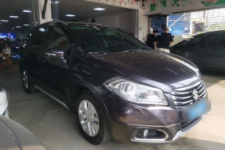 Used Suzuki S-Cross 2015 1.6L CVT Two-Wheel Drive Elite Version Front Right 45 Deg