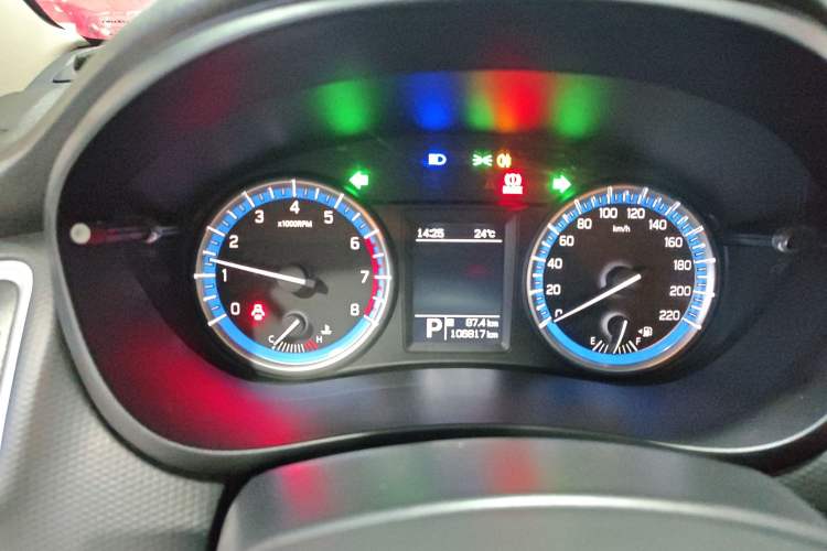 Used Suzuki S-Cross 2015 1.6L CVT Two-Wheel Drive Entry-Level Trim Instrument Cluster