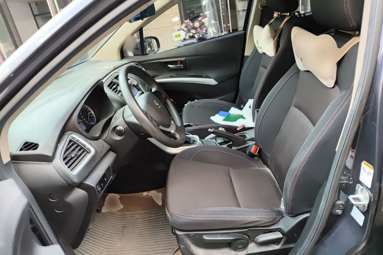 Used Suzuki S-Cross 2015 1.6L CVT Two-Wheel Drive Entry-Level Trim Left Front Seat