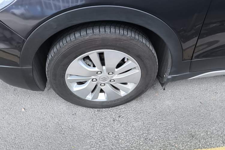Used Suzuki S-Cross 2015 1.6L CVT Two-Wheel Drive Elite Version Left Front Wheel Hub