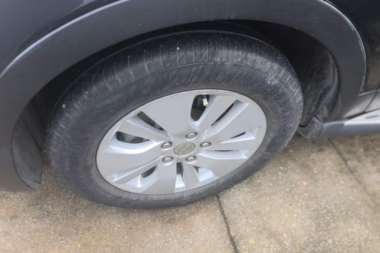 Used Suzuki S-Cross 2015 1.6L Manual Two-Wheel Drive Entry Model Left Front Wheel Hub