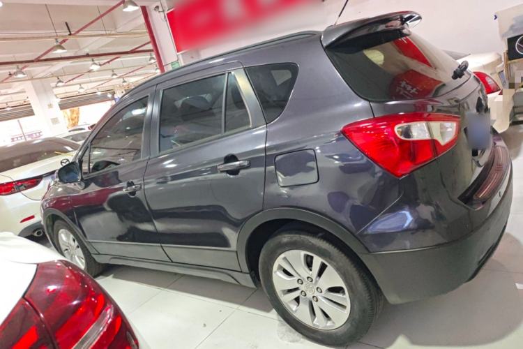 Used Suzuki S-Cross 2015 1.6L CVT Two-Wheel Drive Entry-Level Trim Left Side