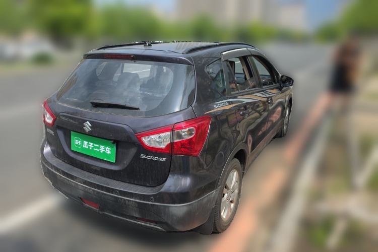Used Suzuki S-Cross 2015 1.6L CVT Two-Wheel Drive Entry-Level Trim Rear Right 45 Deg