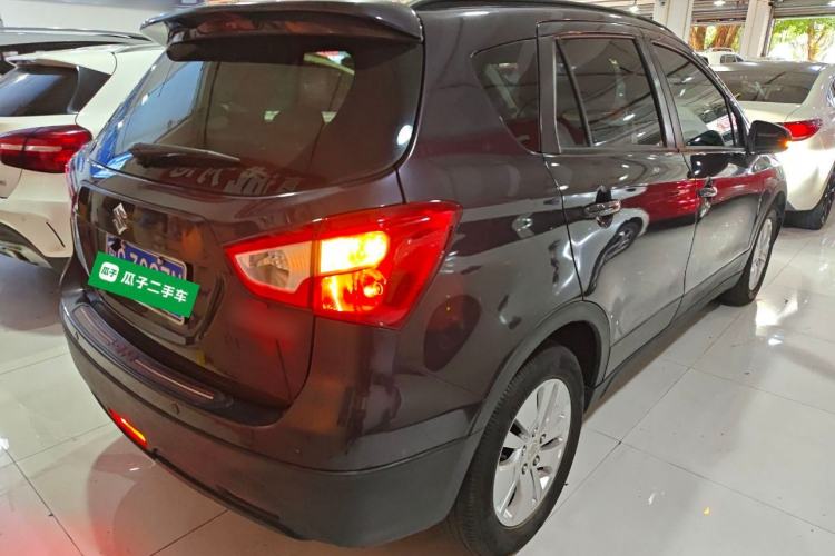 Used Suzuki S-Cross 2015 1.6L CVT Two-Wheel Drive Entry-Level Trim Rear Right 45 Deg