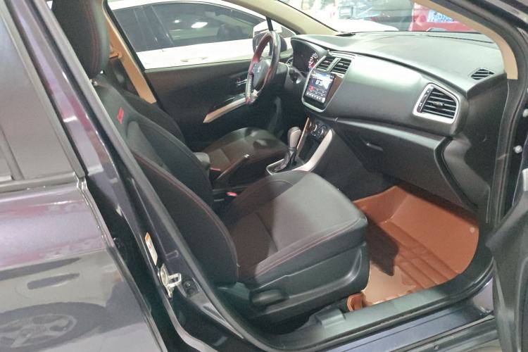 Used Suzuki S-Cross 2015 1.6L CVT Two-Wheel Drive Entry-Level Trim Right Front Seat